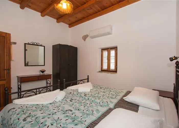 Kapetan Manwlis Kato Khora