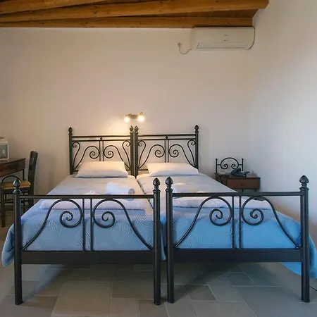 Kapetan Manwlis Kato Khora