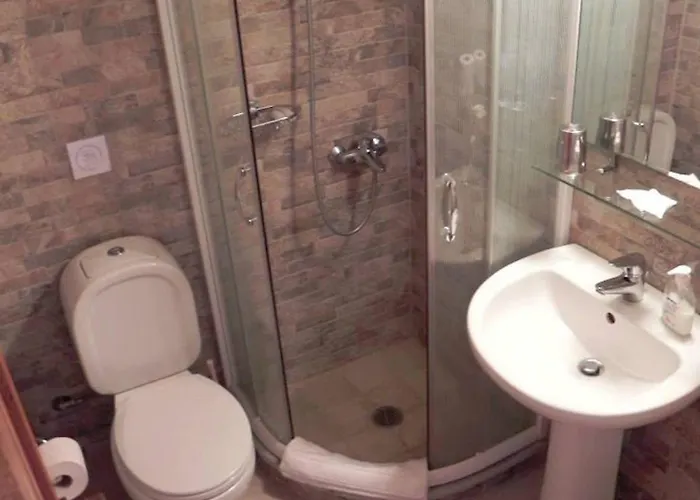 Kapetan Manwlis * Kato Khora