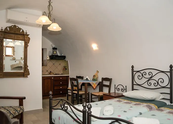 Kapetan Manwlis * Kato Khora